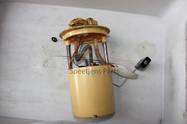 Corsa D Brandstof pomp 93189593-13327783